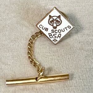 Vintage Boy Scouts of America (BSA) Cub Scouts Wolf Rank tie tack pin